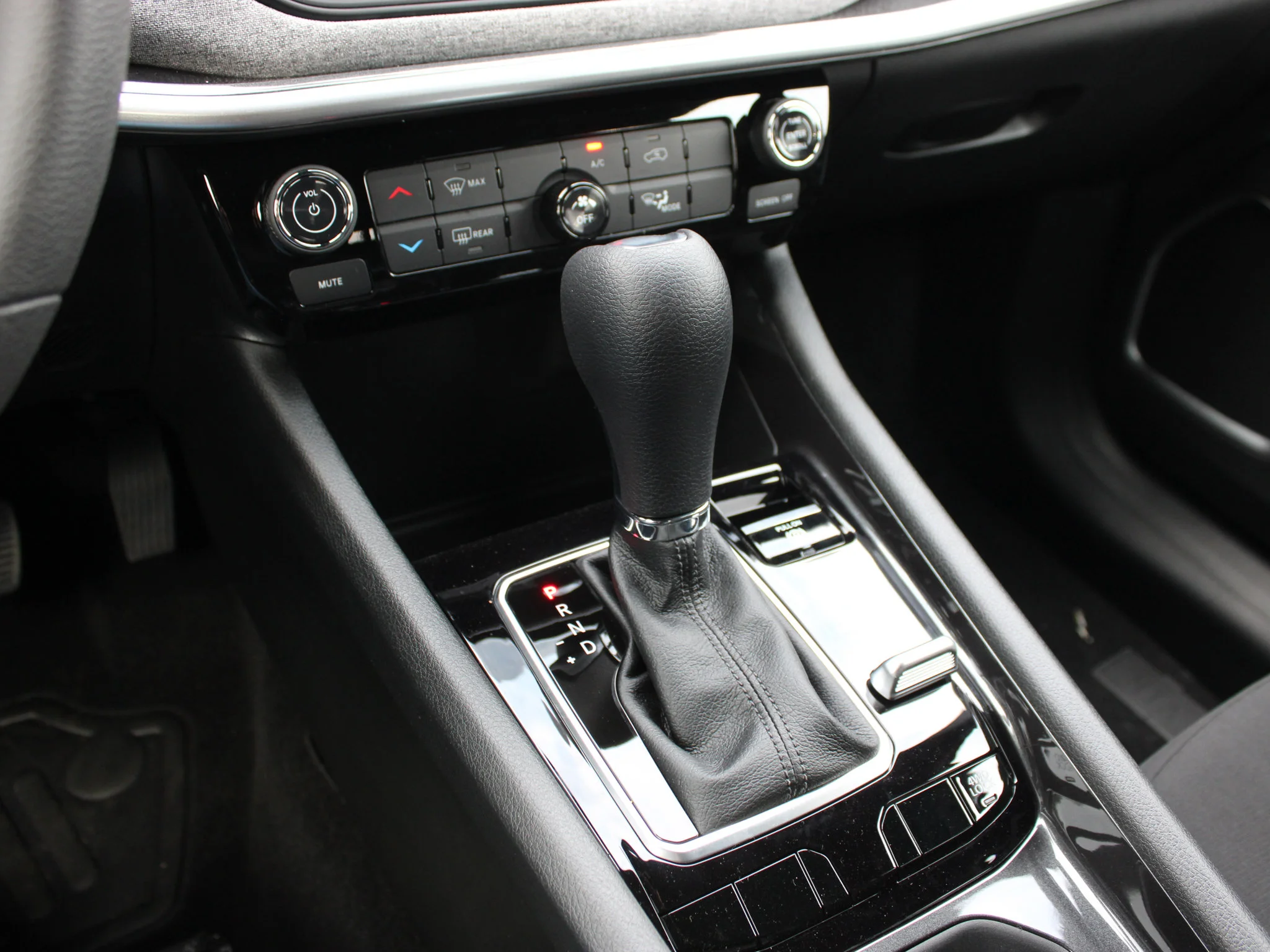 Used 2025 White Jeep Sport* 4x4 image 20