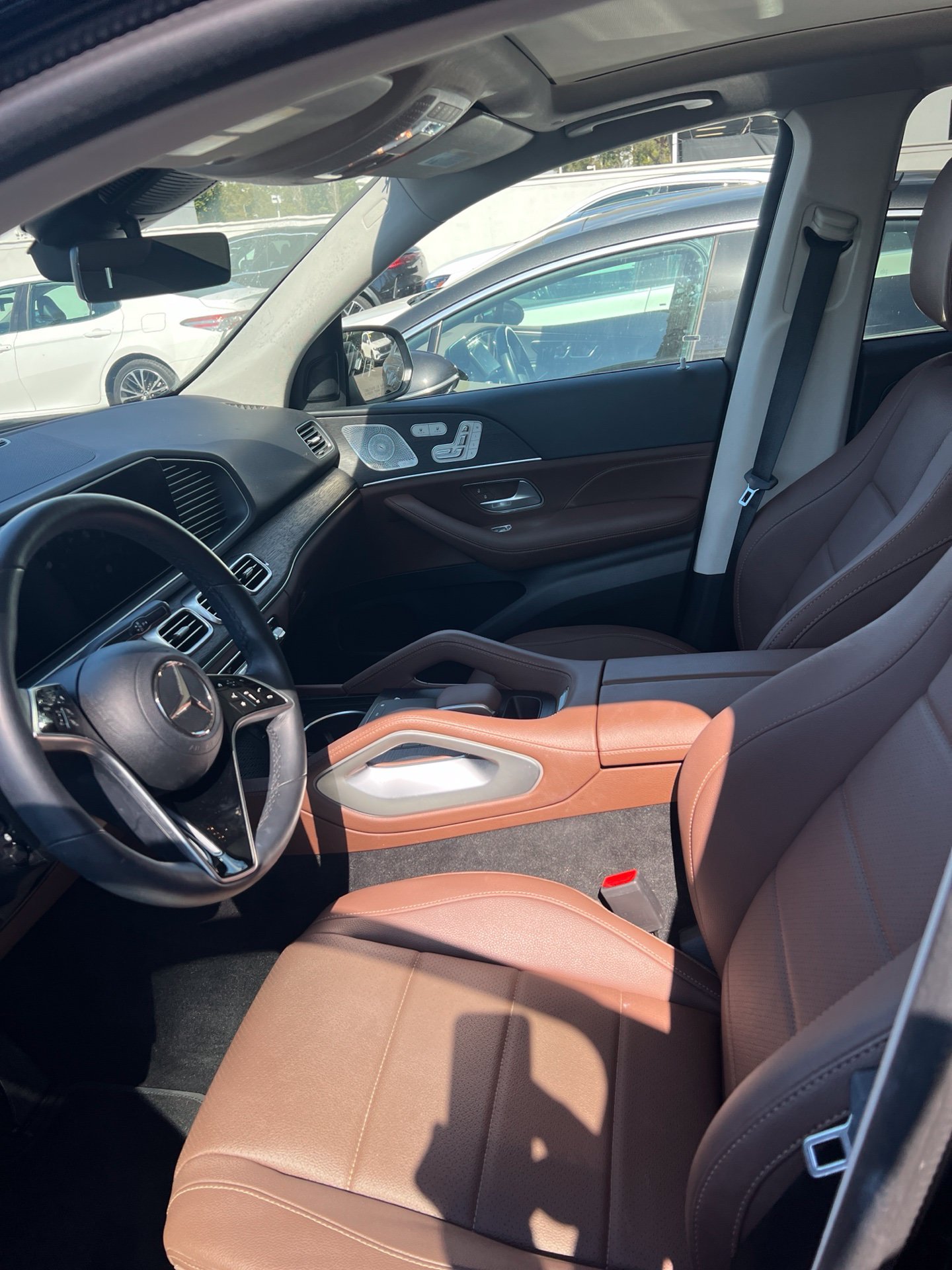 Used 2026 Black Mercedes-Benz GLE 450e image 2
