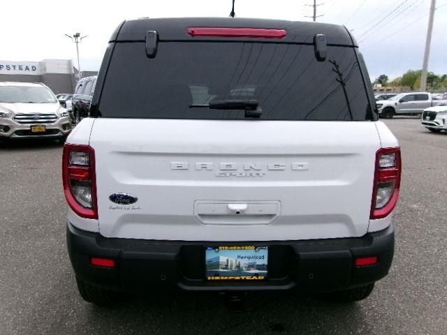 Certified Used 2025 Oxford White Ford Badlands image 7