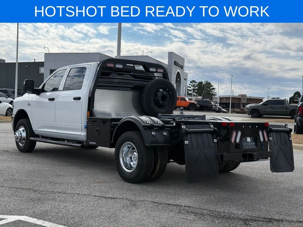 New 2026 Bright White Clear-Coat Exterior Paint RAM Tradesman image 3
