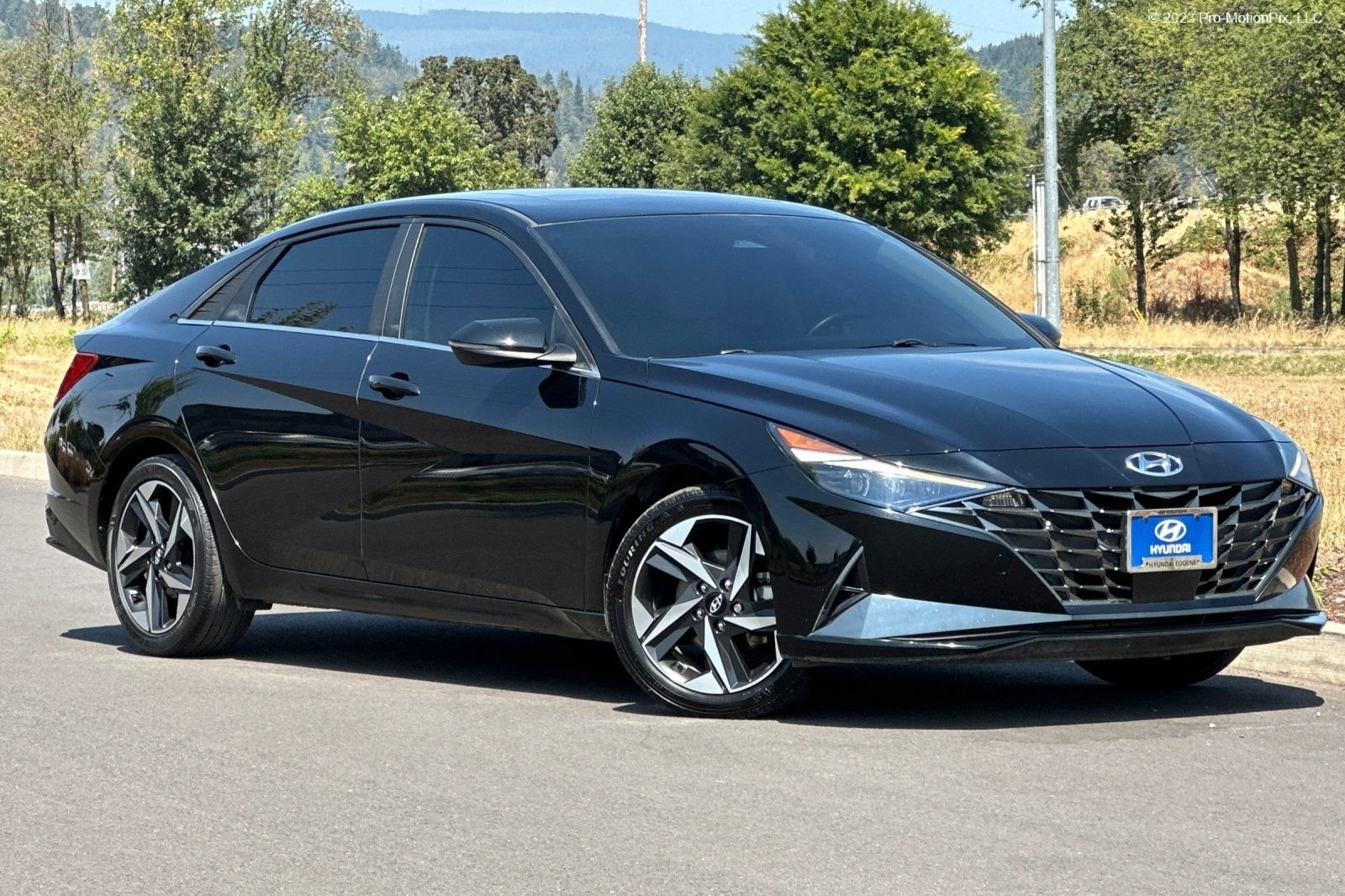 Used 2022 Black Hyundai Limited image 1