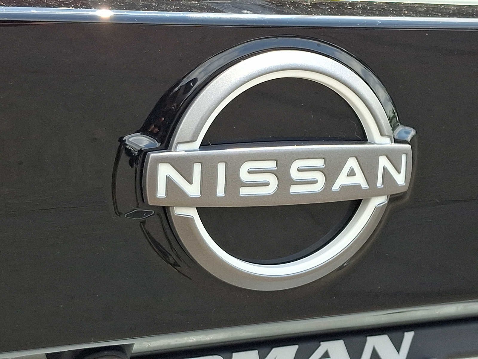 Used 2025 Aspen White Tricoat Nissan SR image 28