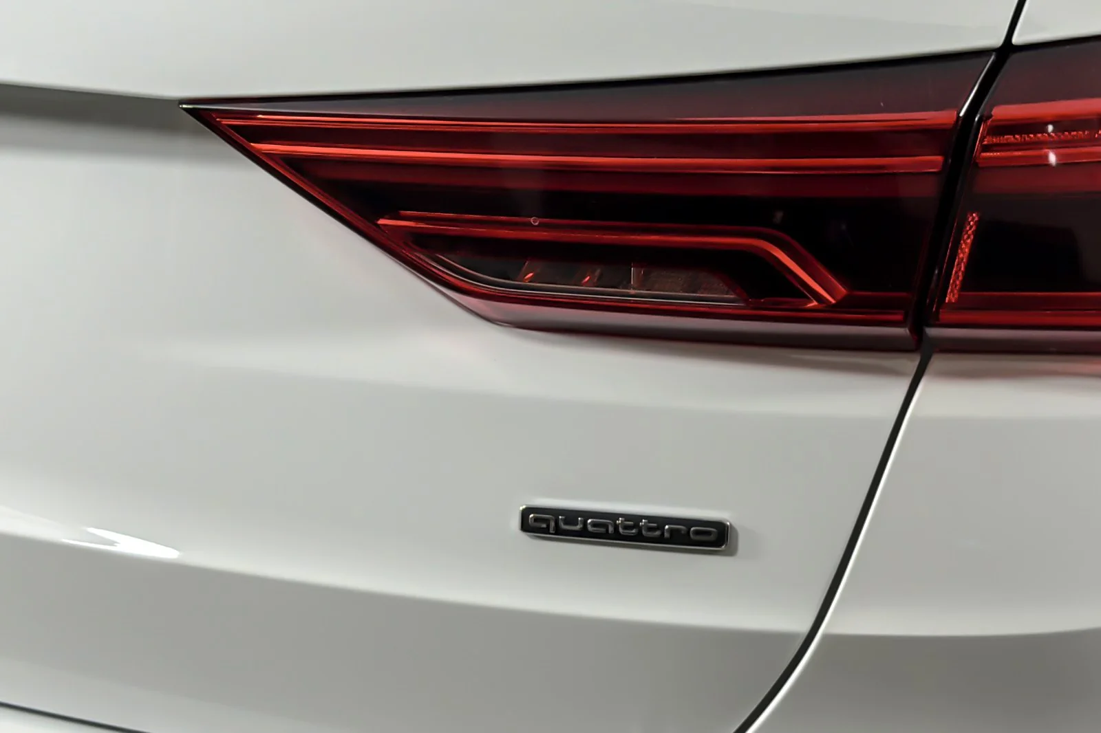 Used 2023 Ibis White Audi S line Premium 45 TFSI quattro image 25