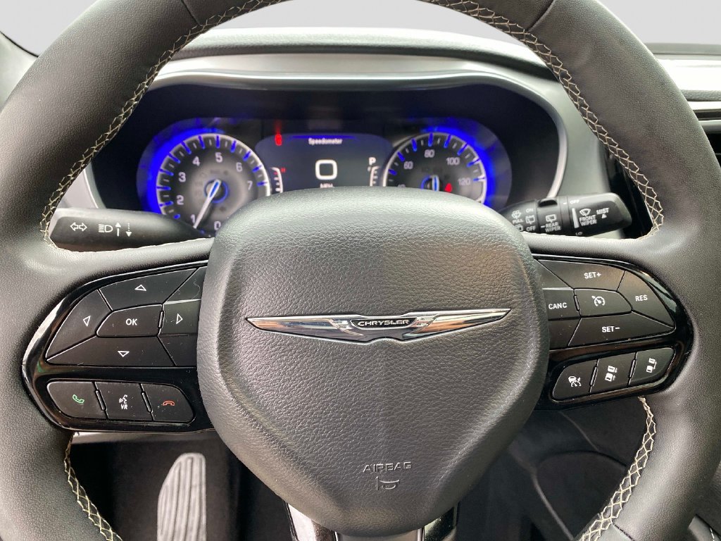 Used 2025 Black Chrysler Limited image 20