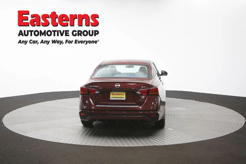Used 2023 Red Nissan 2.5 SV image 38