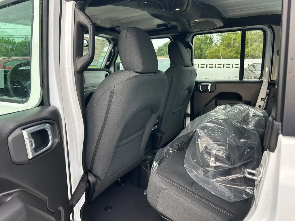 New 2026 Bright White Clear-Coat Exterior Paint Jeep Sport image 31