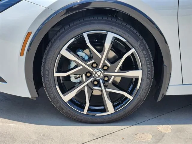 New 2025 Wind Chill Pearl Toyota XSE image 7