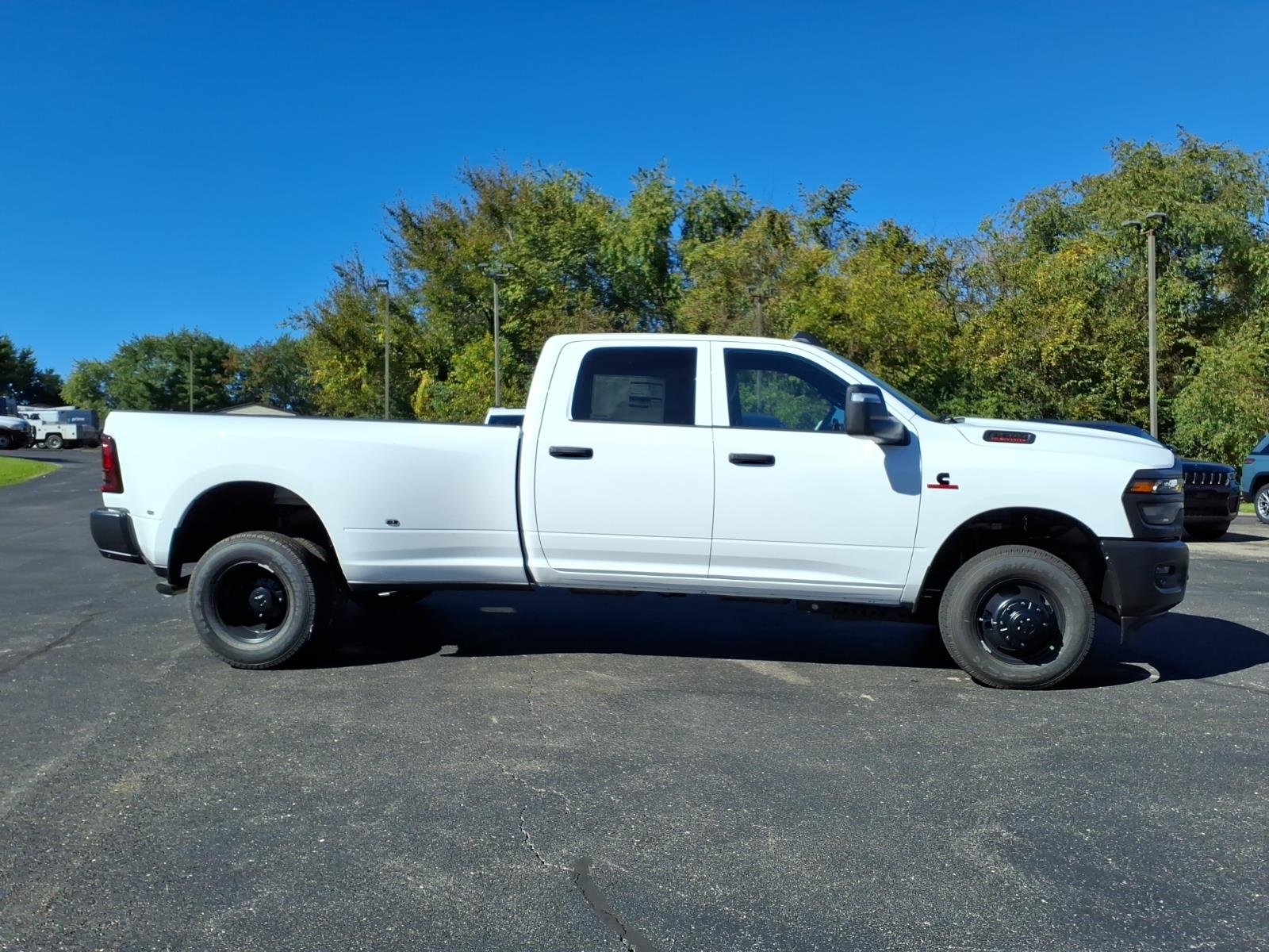 New 2027 Bright White Clear-Coat Exterior Paint RAM Tradesman image 8