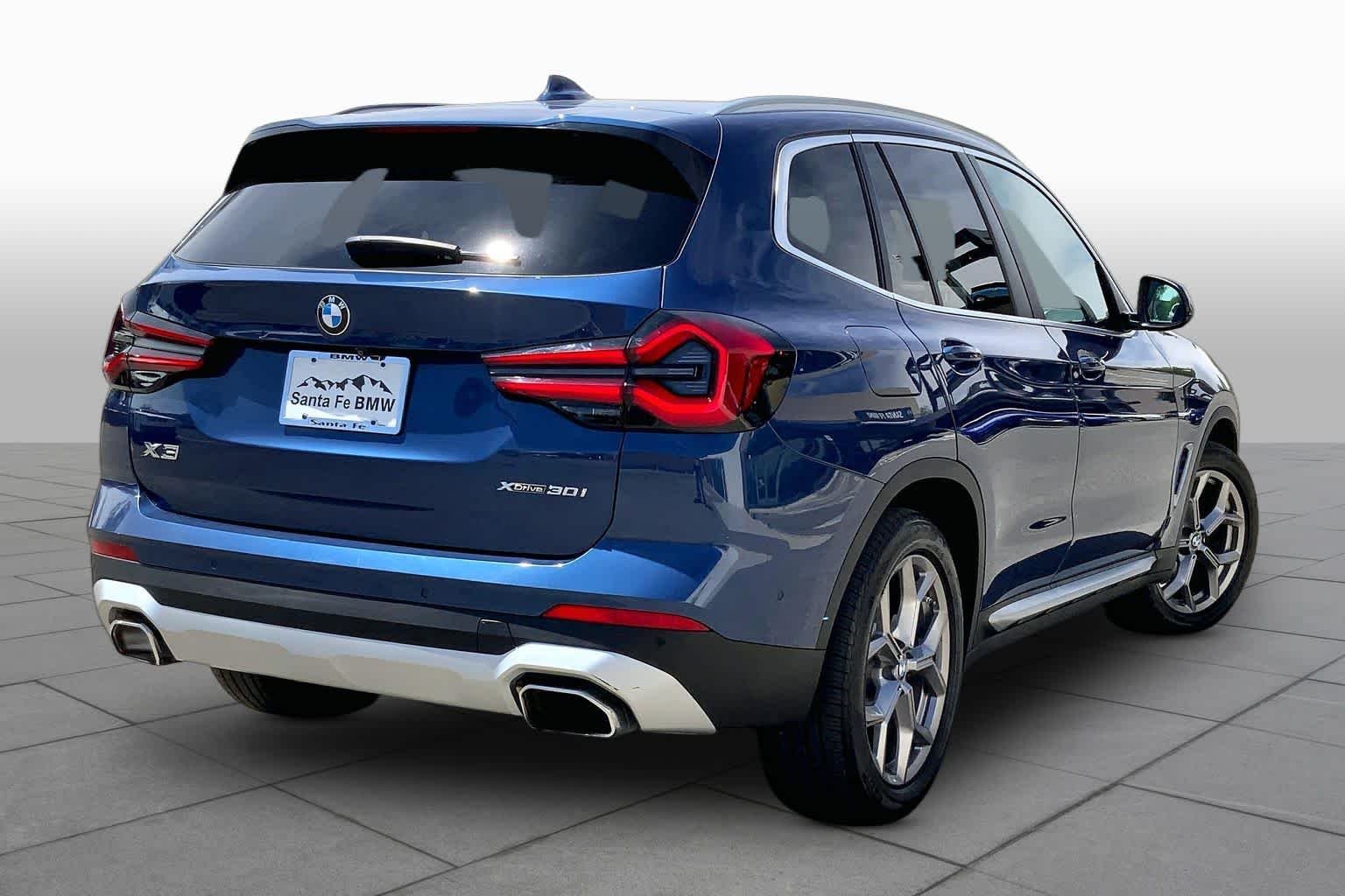 Used 2023 Phytonic Blue Metallic BMW xDrive30i image 12