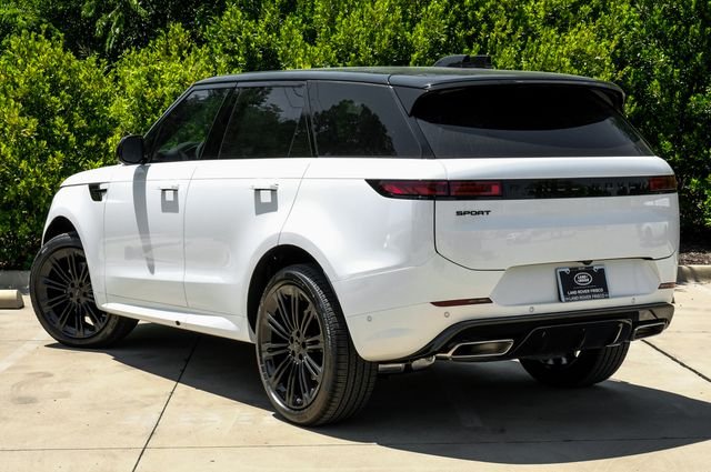 New 2026 Ostuni Pearl White Premium Metallic Land Rover Dynamic SE image 13