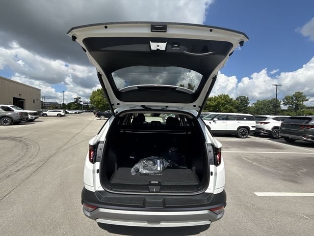 New 2026 White Hyundai SEL Plus image 22