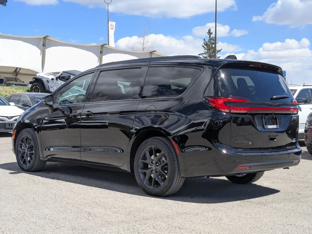 New 2026 Black Chrysler Select - - AWD - 3.6L Pentastar VVT V6 - S Appearance Pkg w/ 20 Whls & More! image 6