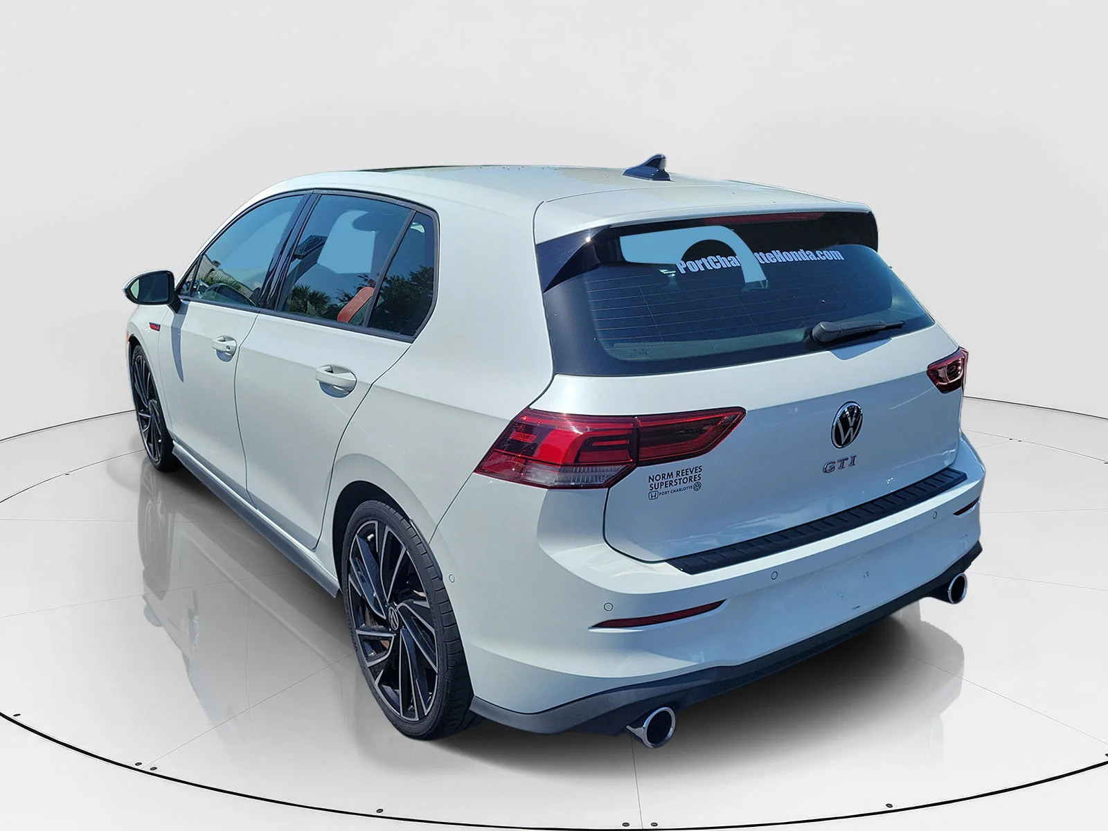Used 2023 White Volkswagen Autobahn image 31