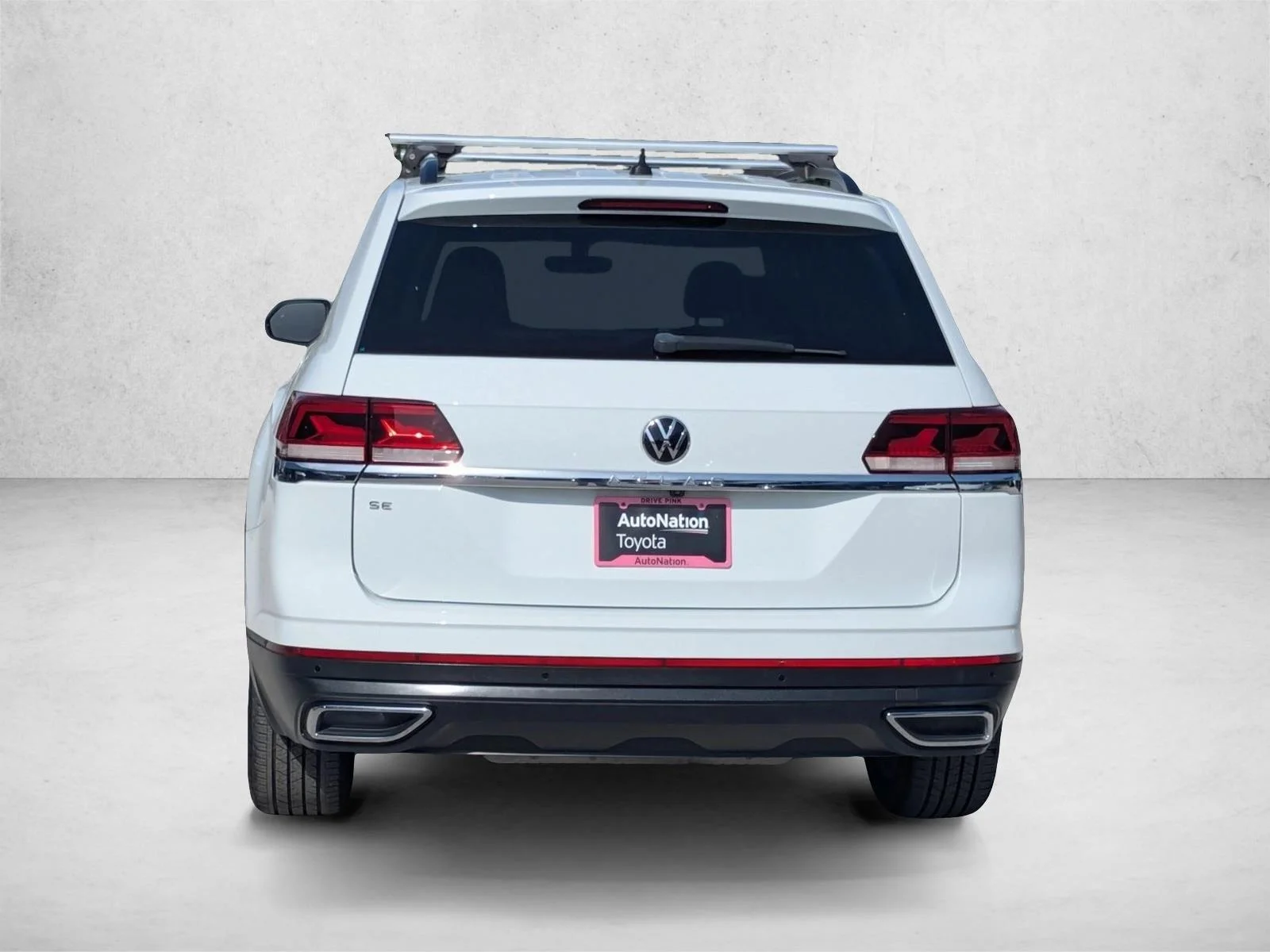 Used 2022 White Volkswagen 2.0T SE w/Technology image 7