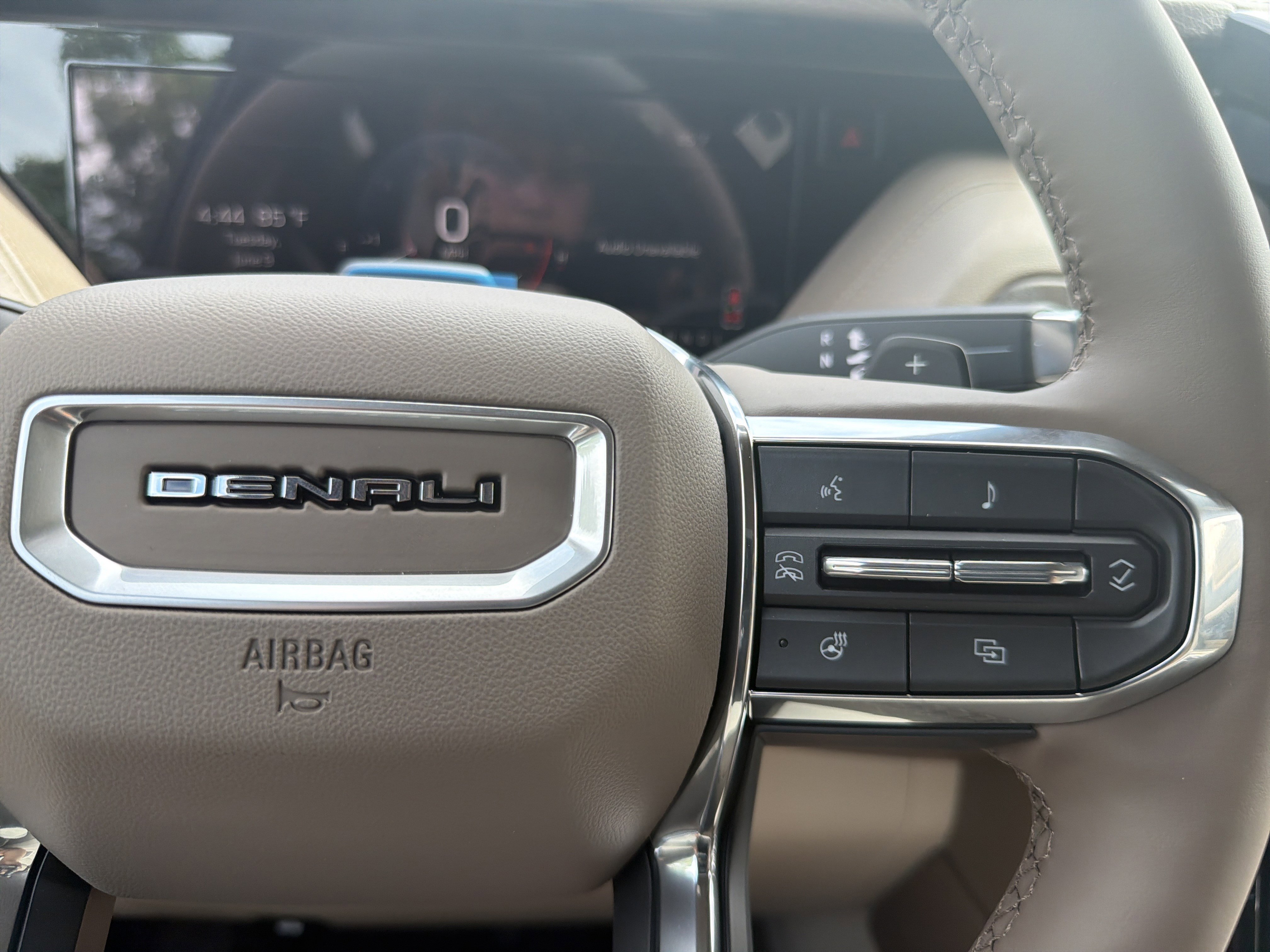 2026 GMC Yukon Denali - Photo 30