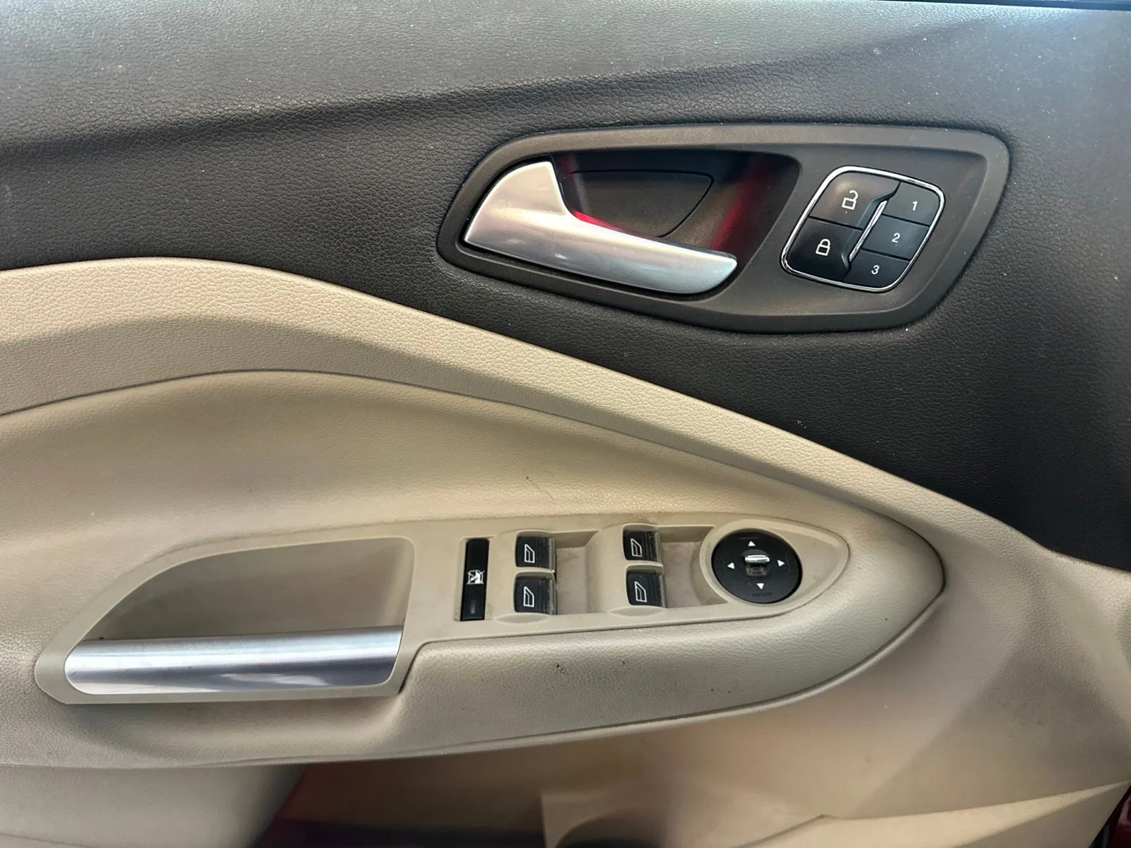 Used 2016 Orange Ford Titanium image 13
