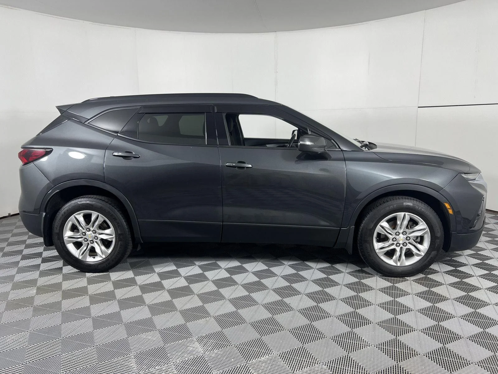 Used 2020 Nightfall Gray Metallic Chevrolet LT image 11