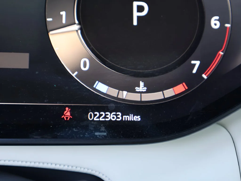 Used 2023 Batumi Gold Premium Metallic Land Rover SE image 35