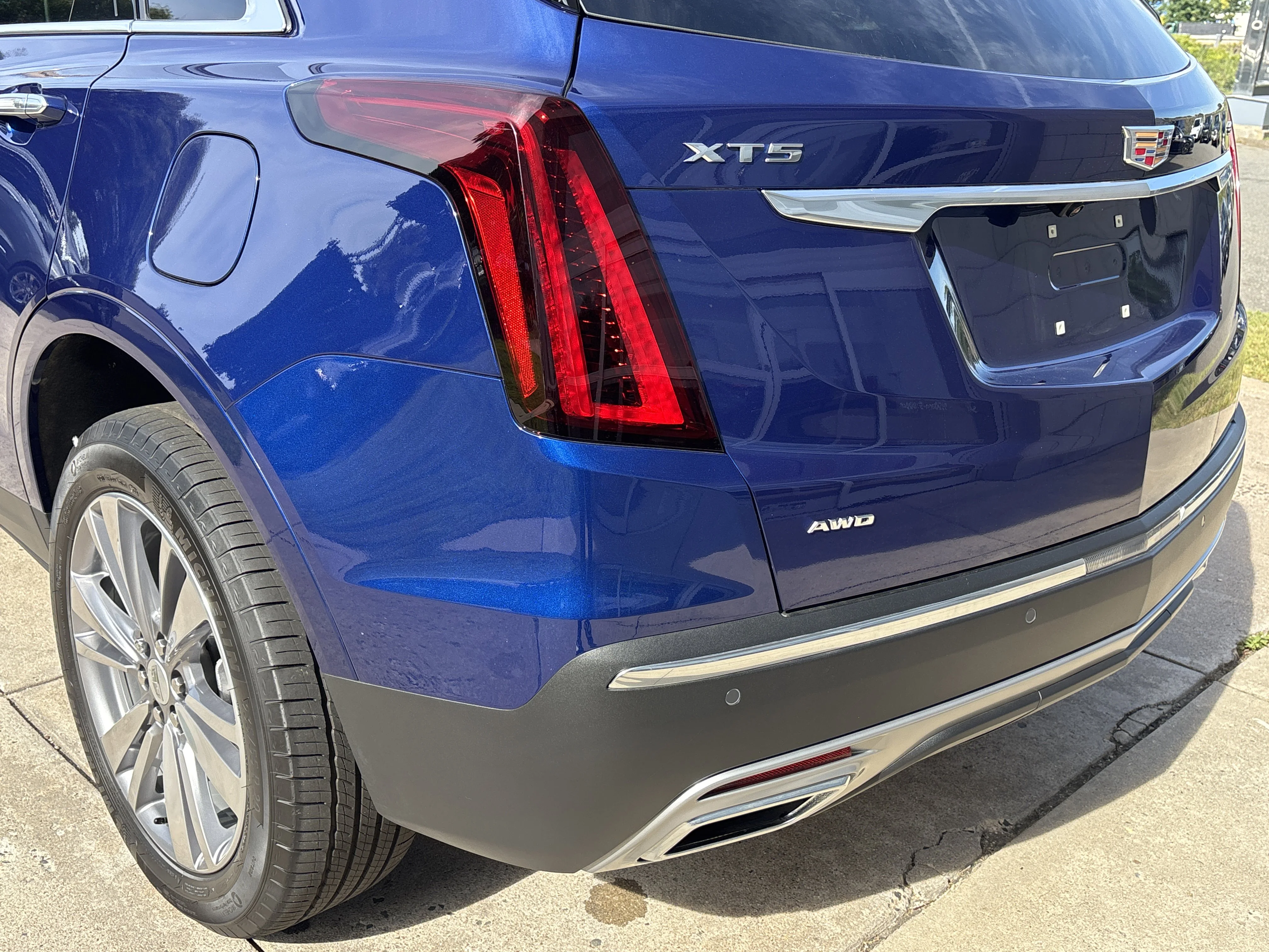 Used 2025 Opulent Blue Metallic Cadillac AWD Premium Luxury image 21