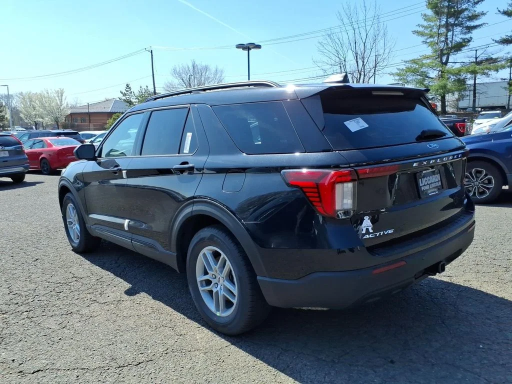 New 2026 Agate Black Metallic Ford Active image 4