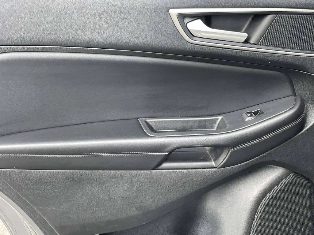 Used 2024 Gray Ford SEL image 21