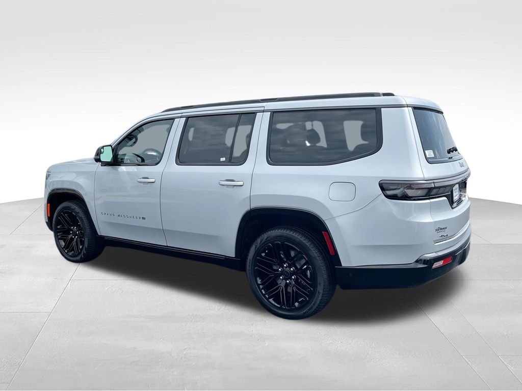 New 2026 Silver-Zynith Exterior Paint Jeep Limited Reserve image 6