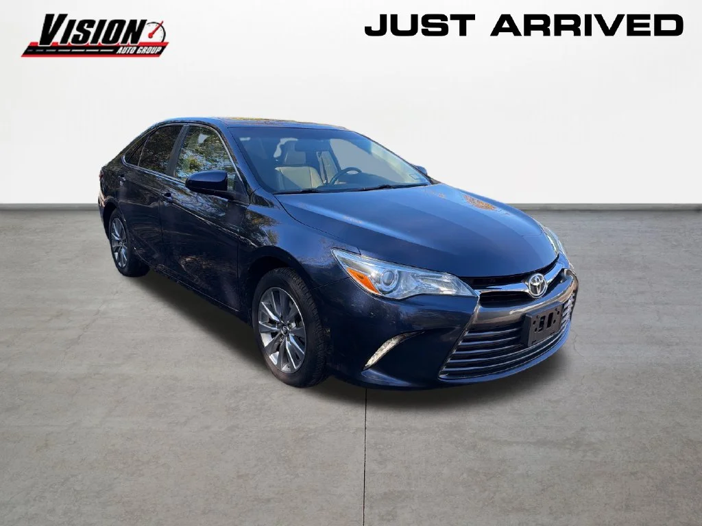 Used 2017 Blue Toyota XLE image 3