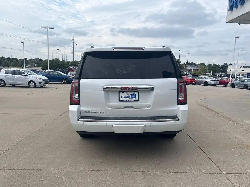 Used 2017 White GMC Denali image 6
