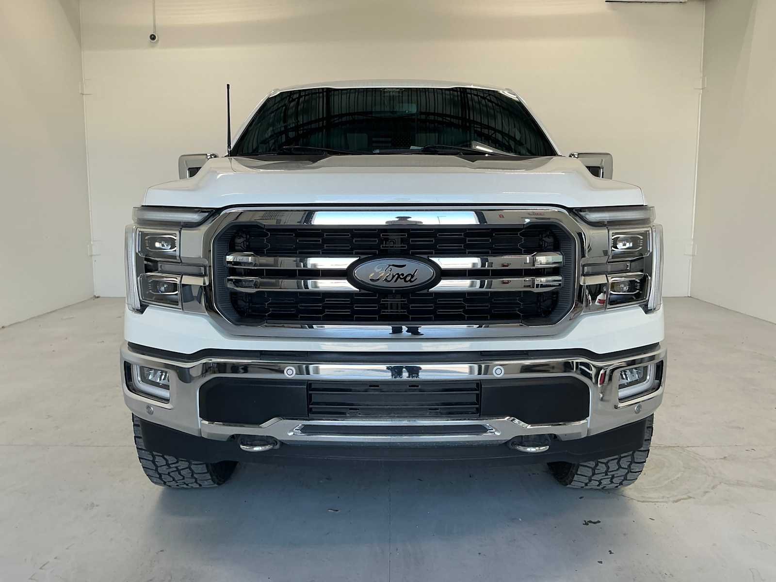 Used 2024 Star White Metallic Tri-Coat Ford LARIAT image 2
