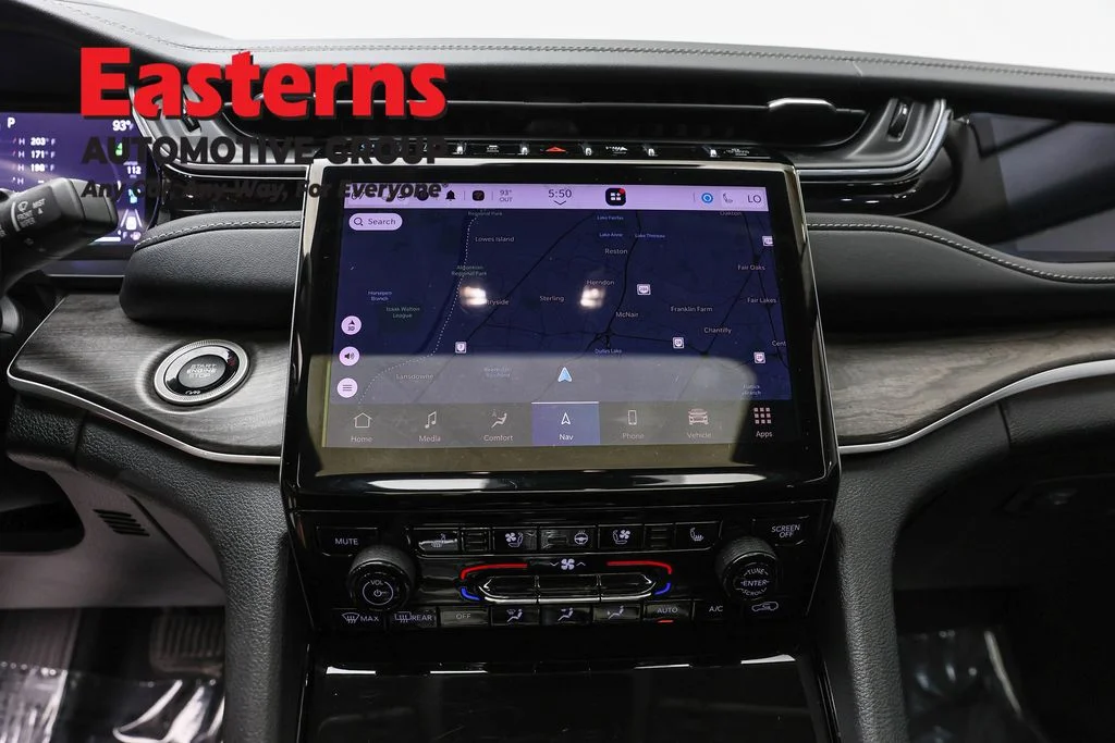 Used 2022 White Jeep 4xe image 12