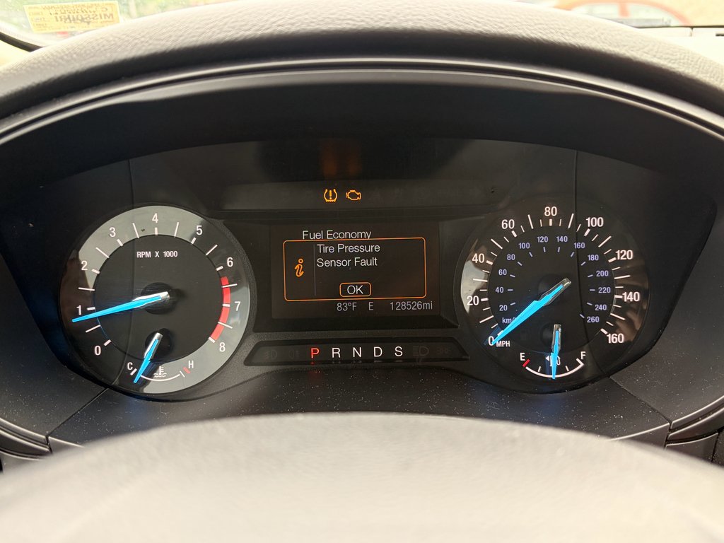 Used 2018 Magnetic Metallic Ford SE image 10
