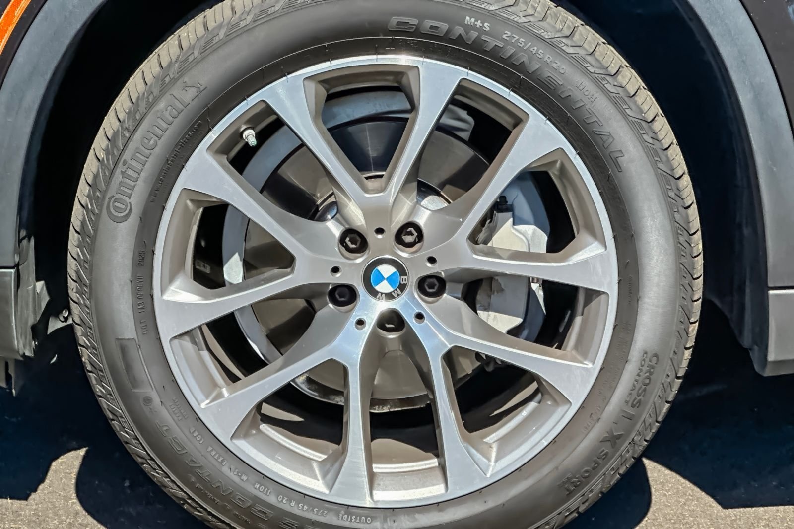 Used 2022 Gray BMW xDrive40i image 32