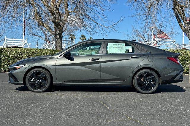 New 2026 Amazon Gray Hyundai SEL Sport Premium image 7