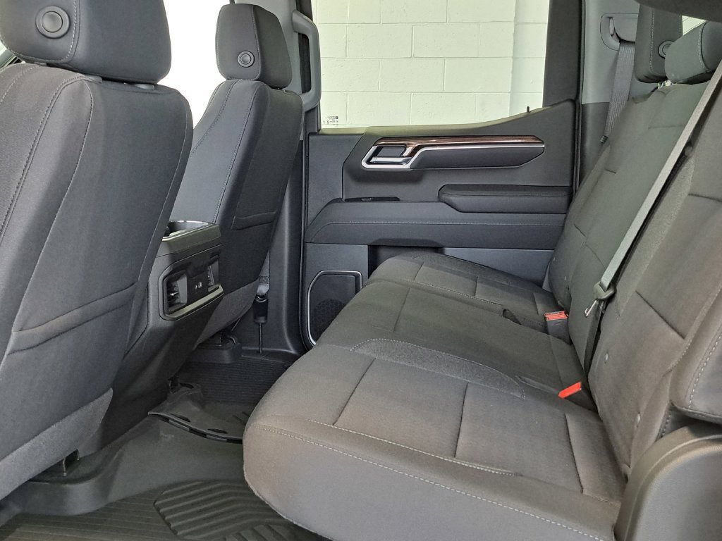 2026 Chevrolet Silverado 1500 RST Crew Cab Pickup Slide 10