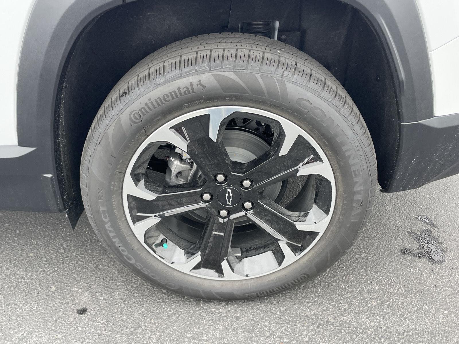 New 2026 Summit White Chevrolet LT image 15