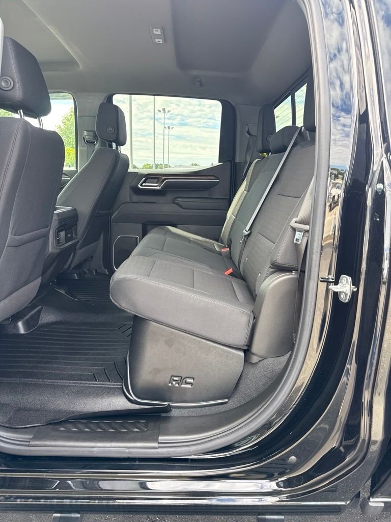 Used 2025 Black Chevrolet RST image 3