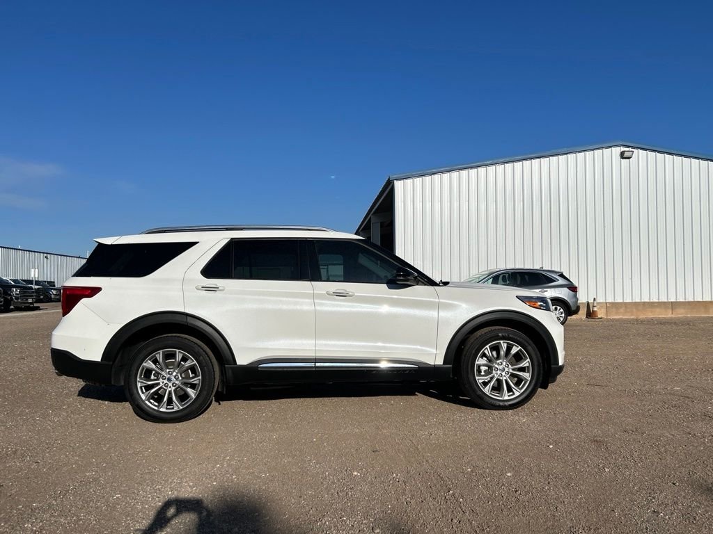 Used 2024 White Metallic Ford Limited image 7
