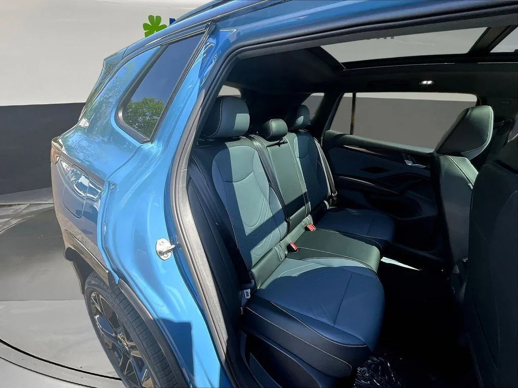 New 2026 Monterey Blue W/Deep Black Roof Volkswagen 2.0T SE R-Line Black image 10