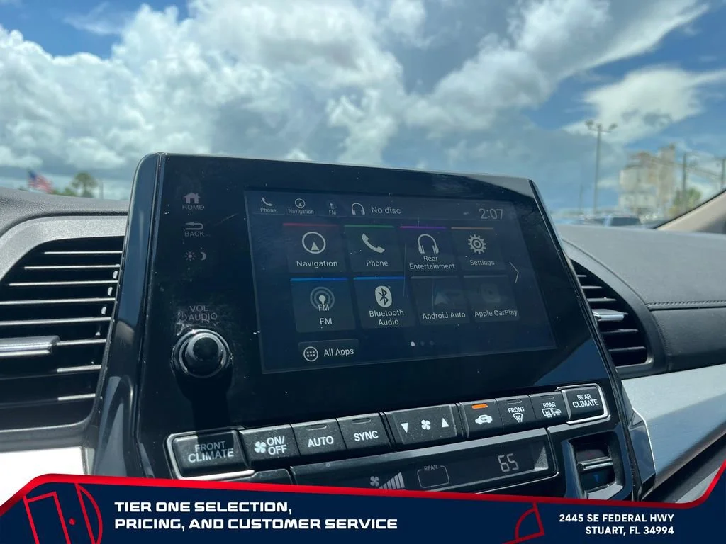 Used 2018 Green Honda Touring image 32