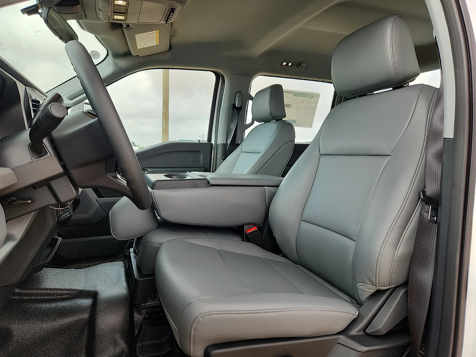 New 2026 Oxford White Ford F-250® XL image 17