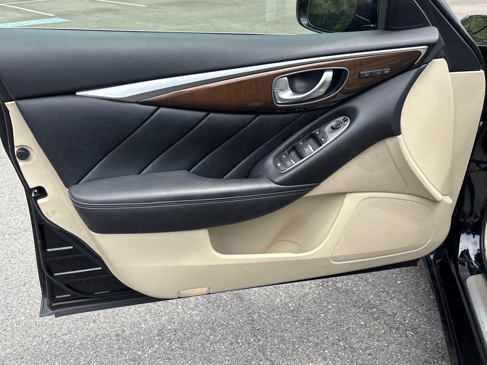 Used 2015 Black Obsidian INFINITI Premium image 13