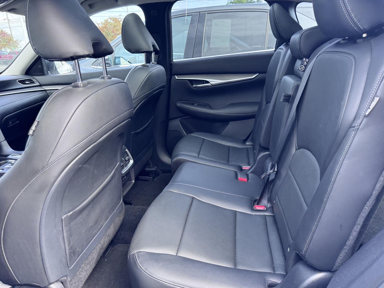 Used 2023 Radiant White INFINITI LUXE image 12
