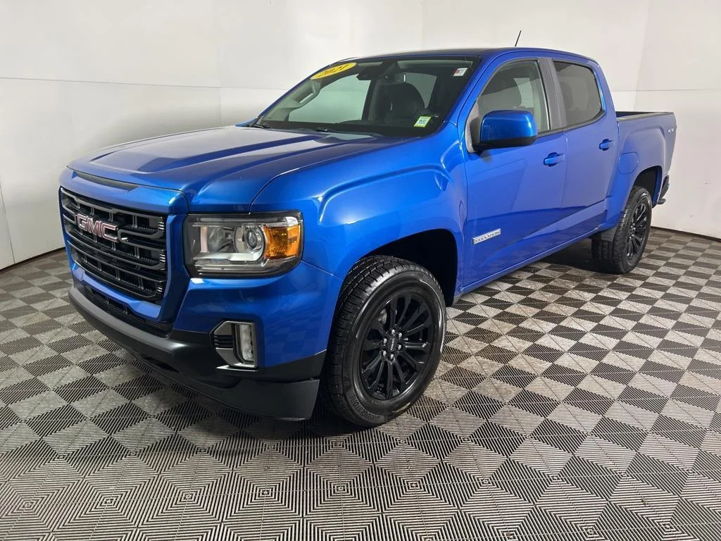 Used 2021 Blue Metallic GMC Elevation image 9