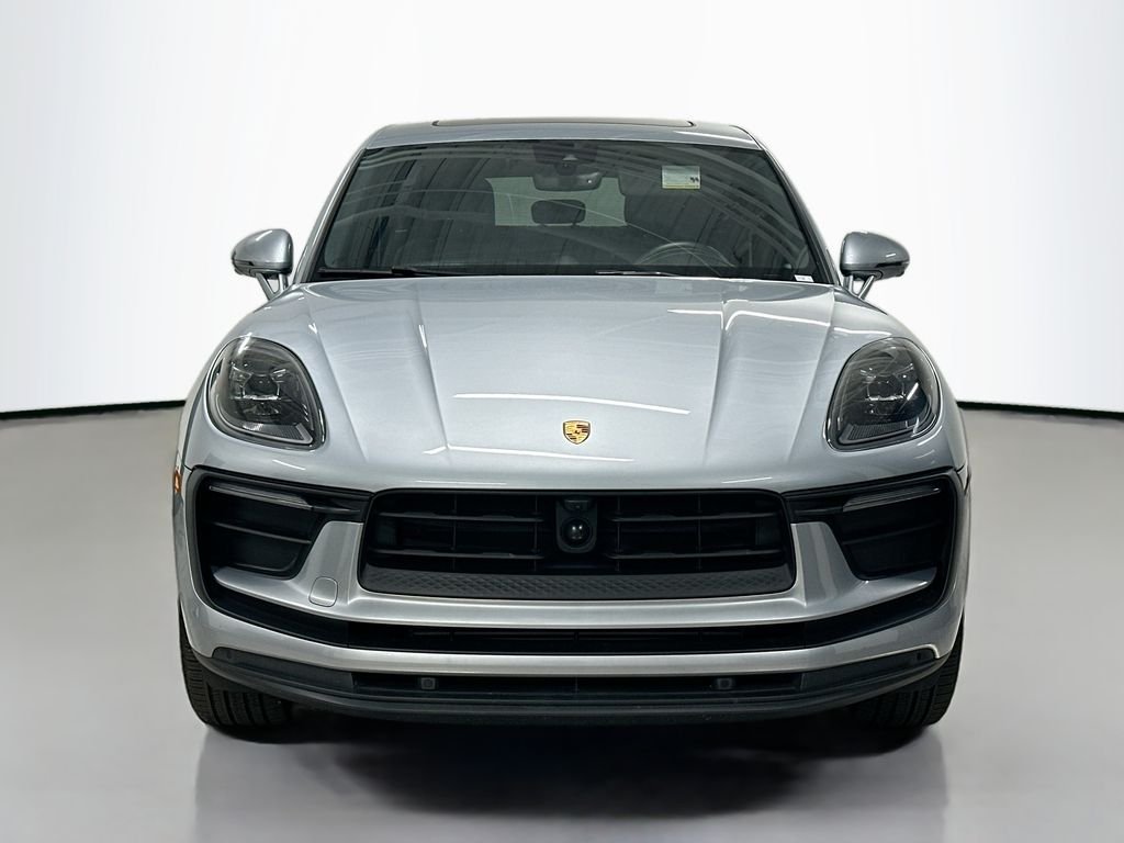 Used 2025  Porsche  image 6