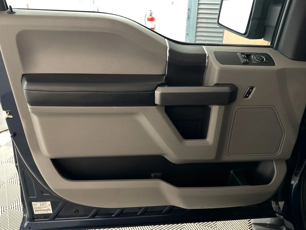 Used 2015 Blue Ford XLT image 16