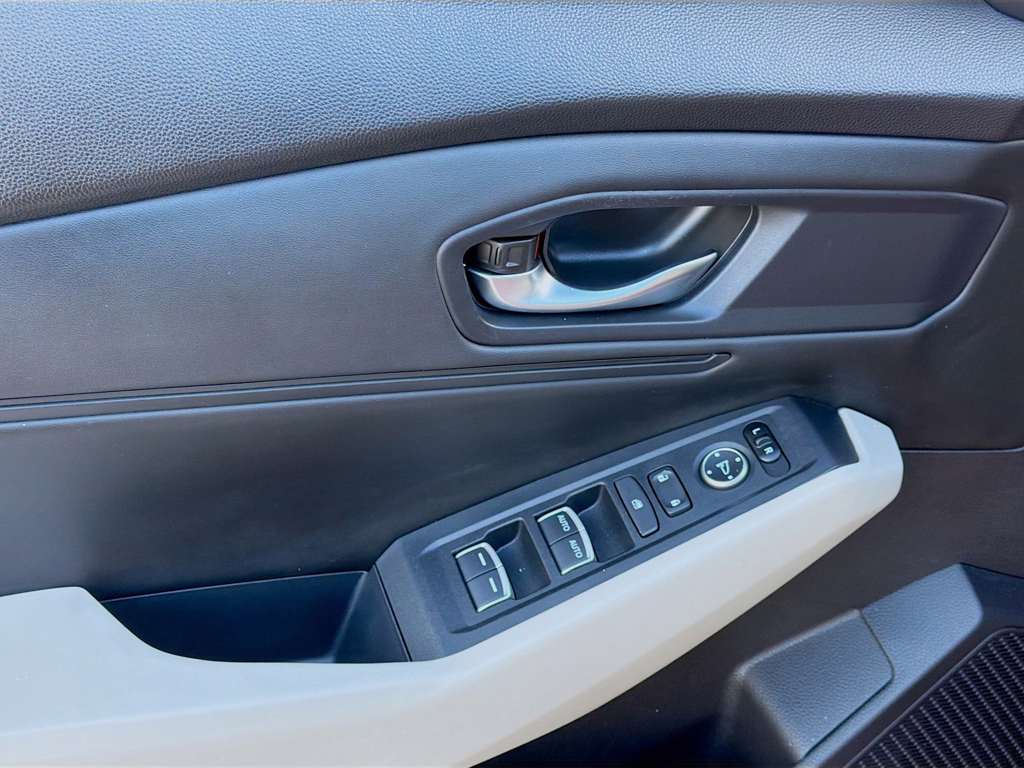 2023 Honda Accord EX - Photo 16