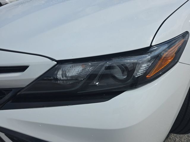 Used 2023 White Toyota SE image 31