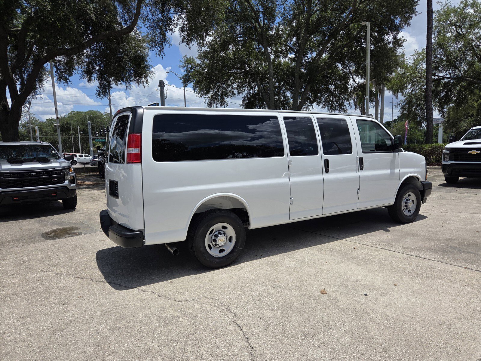 2026 Chevrolet Express Passenger LS - Photo 7