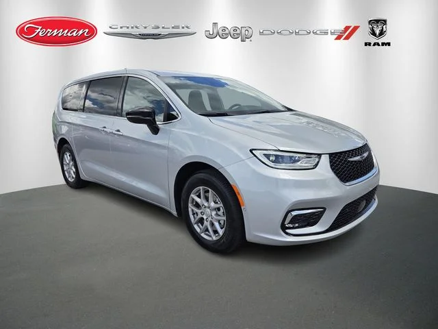 2026 Chrysler Pacifica Select's photo