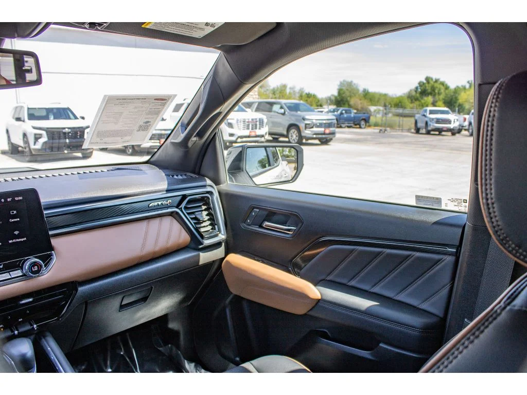 2025 GMC Canyon AT4 - Photo 20